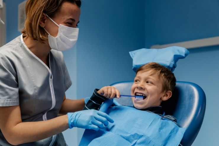 Odontopediatra, ¿cuándo deben ir al dentista mis hijos?